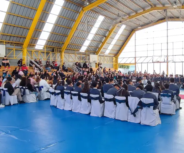 Ceremonia_de_Octavo_Basico_en_el_Liceo_Nacional_de_Llolleo_08122023_1