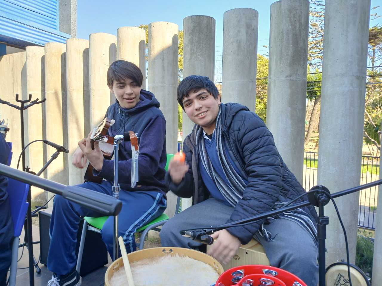 El Centro de Alumnos del Liceo Nacional de Llolleo organiza exitosa feria saludable