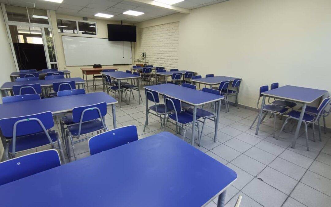 Liceo Nacional de Llolleo moderniza salas y refuerza prohibición de celulares para el inicio del año escolar