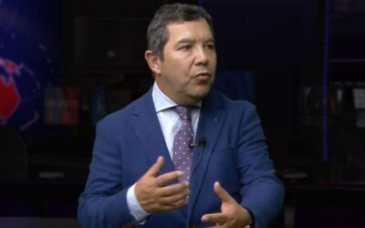 Rector del Liceo Nacional aborda nueva normativa que regula uso de dispostivos moviles en establecimientos educacionales